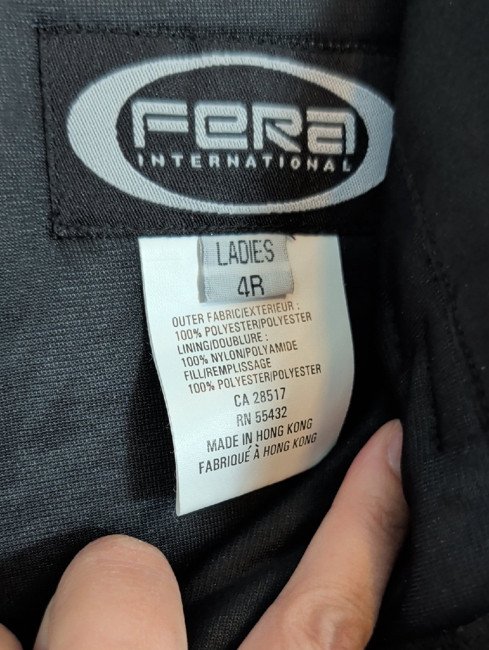 Fera International Black Insulated Ski/Snow Pants - Size 4R - Picture 6 of 7